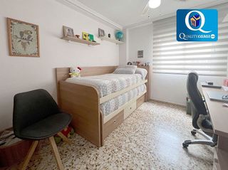 Piso en venta en Campoamor en Alicante