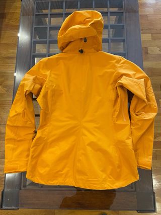 Cortavientos 500€ Helly Hansen amarillo Odin