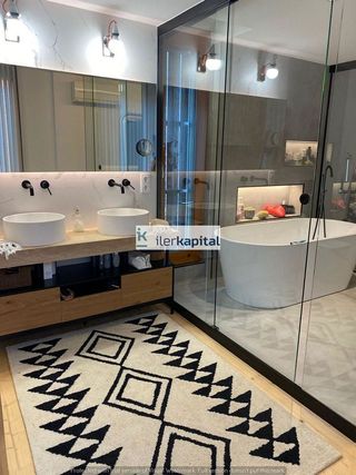 Chalet en venta en Joc de la Bola - Camps d'Esports - Ciutat Jardí - Montcada en Lleida