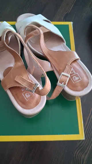 Zapatos Sand NB Hielo/Luc Cuero Talla 41