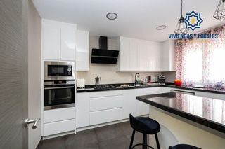 Casa pareada en venta en Zubia (La)