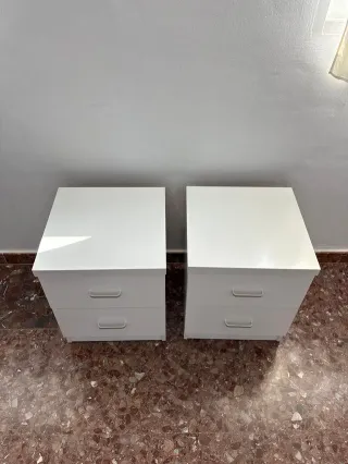 LIQUIDACION!! Mesitas de noche blancas