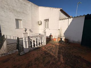 Casa adosada en venta en Marmolejo