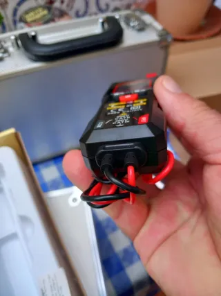 Multímetro Digital Automático mira perfil