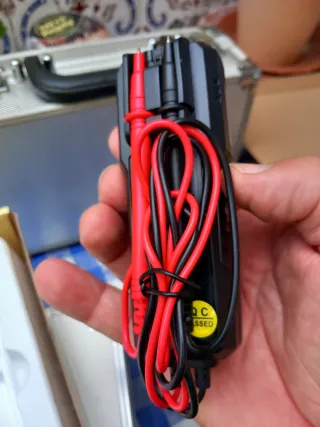 Multímetro Digital Automático mira perfil