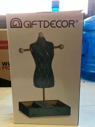 Espositore gioielli con manichino per collane e bracciali