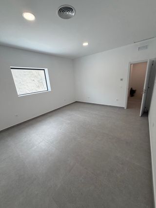 Alquilo locales comerciales en mojacar