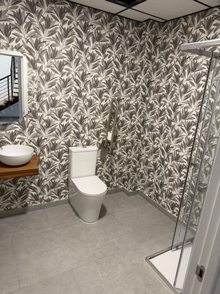 Alquilo locales comerciales en mojacar