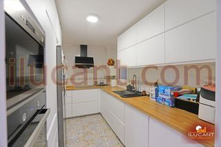 Piso en venta en Los Ángeles en Alicante