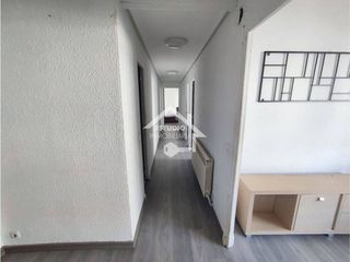 Piso en venta en Portillejo - Valdegastea en Logroño