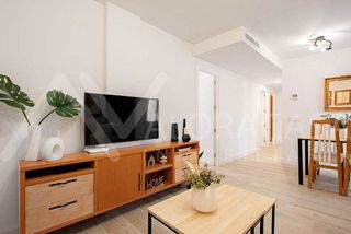 Piso en venta en La Goleta - San Felipe Neri en Málaga