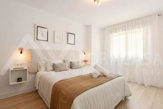 Piso en venta en La Goleta - San Felipe Neri en Málaga