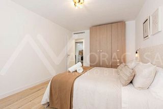 Piso en venta en La Goleta - San Felipe Neri en Málaga