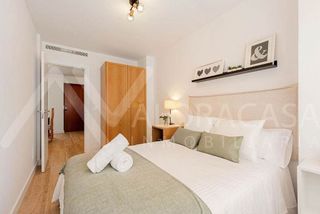 Piso en venta en La Goleta - San Felipe Neri en Málaga