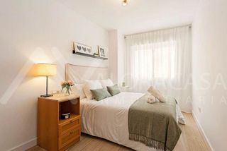 Piso en venta en La Goleta - San Felipe Neri en Málaga