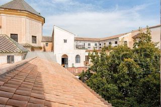 Piso en venta en La Goleta - San Felipe Neri en Málaga