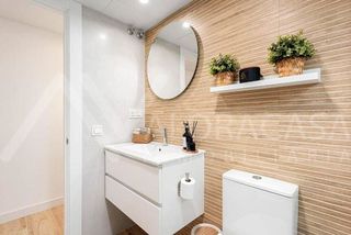 Piso en venta en La Goleta - San Felipe Neri en Málaga