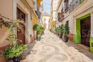 Piso en venta en La Goleta - San Felipe Neri en Málaga