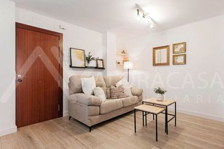 Piso en venta en La Goleta - San Felipe Neri en Málaga