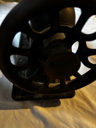 Máquina de coser SINGER antigua