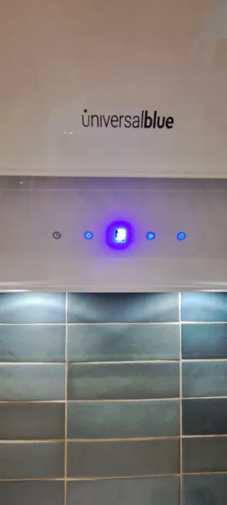 Campana extractora de cocina blanca