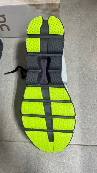 Deportivas ON Running Blancas y Verdes