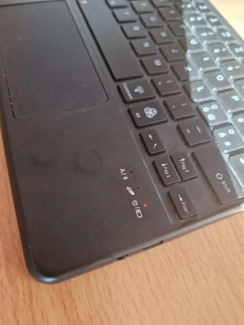 Teclado Bluetooth retroiluminado con touchpad afbeelding 2