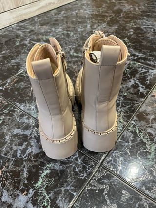 Botas de vestir beige mujer