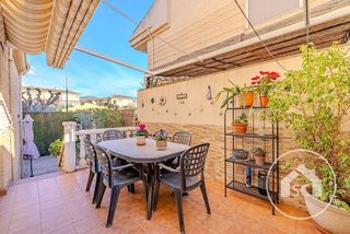 Chalet en venta en Elda