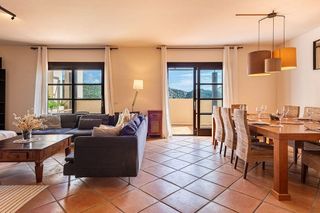 Casa adosada en venta en Benahavís