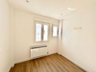 Piso en alquiler en Paseo Constitución - Las Damas en Zaragoza