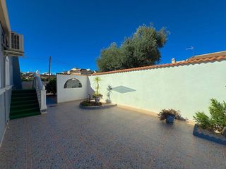 Chalet en venta en La Siesta - El Salado - Torreta en Torrevieja