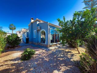 Chalet en venta en La Siesta - El Salado - Torreta en Torrevieja