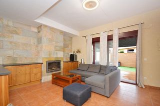 Casa adosada en venta en Puebla de Alfindén (La)