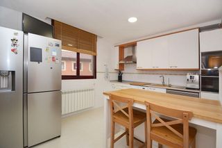 Casa adosada en venta en Puebla de Alfindén (La)