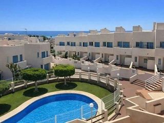 Casa adosada en venta en Urb. El Palmeral en Mojácar