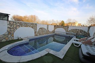 Casa adosada en venta en Villanueva de la Torre