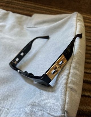 Occhiali da sole Versace Medusa neri e dorati