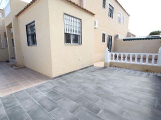 Chalet en venta en La Siesta - El Salado - Torreta en Torrevieja