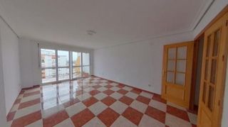 Piso en venta en Las Lagunas en Mijas