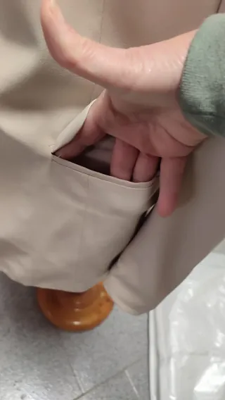 Chaqueta Stradivarius Beige