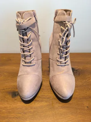 Botines rosa ante tacón