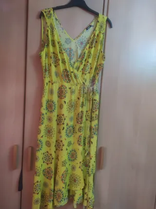 Vestido amarillo estampado