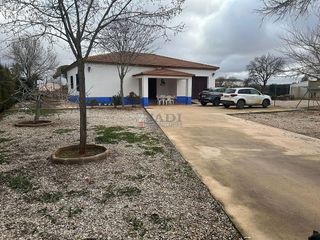 Chalet en venta en Villanueva de los Infantes