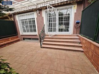 Casa adosada en venta en Estación-Manantiales en Guadalajara