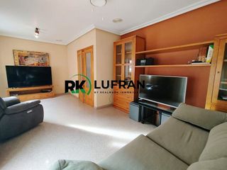 Chalet en venta en Petrer