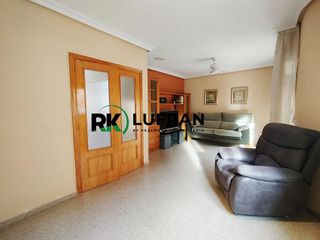 Chalet en venta en Petrer