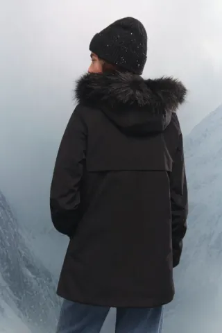 Parka negra capucha pelo T38 NUEVA