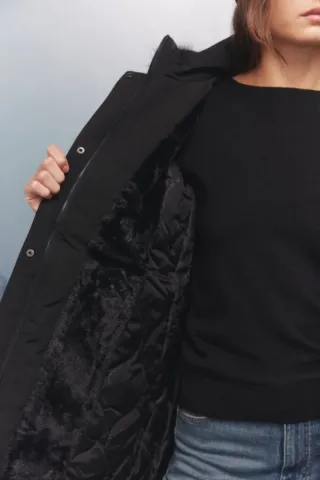Parka negra capucha pelo T38 NUEVA