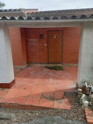 Chalet en venta en Torrelles de Llobregat